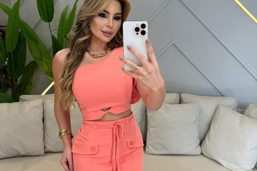 Conjunto Blusa y falda corta, coral