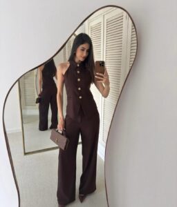 Conjunto Sofisticado Café: Chaleco Halter y Pantalón Palazzo